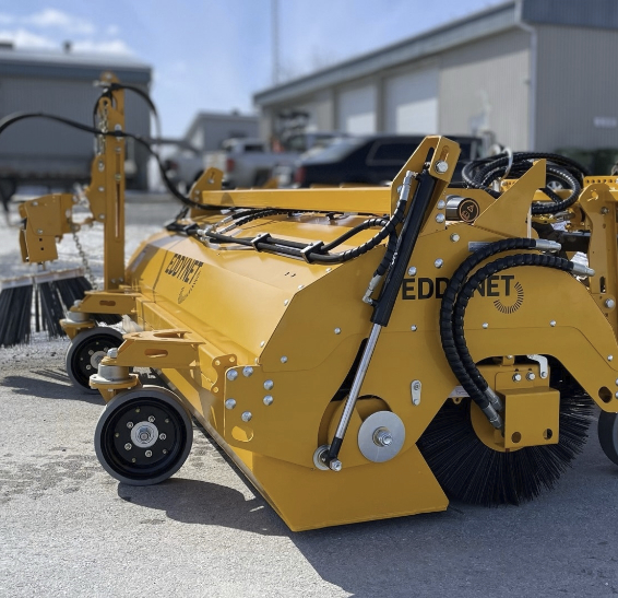 L’expert dans la conception et fabrication de balais hydrauliques et mécaniques sur le marché