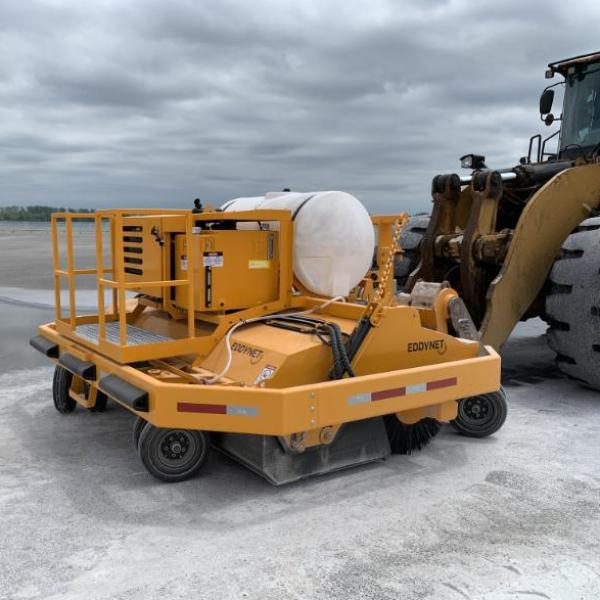 Balais mécaniques rotatifs pour quai de déchargement en vrac